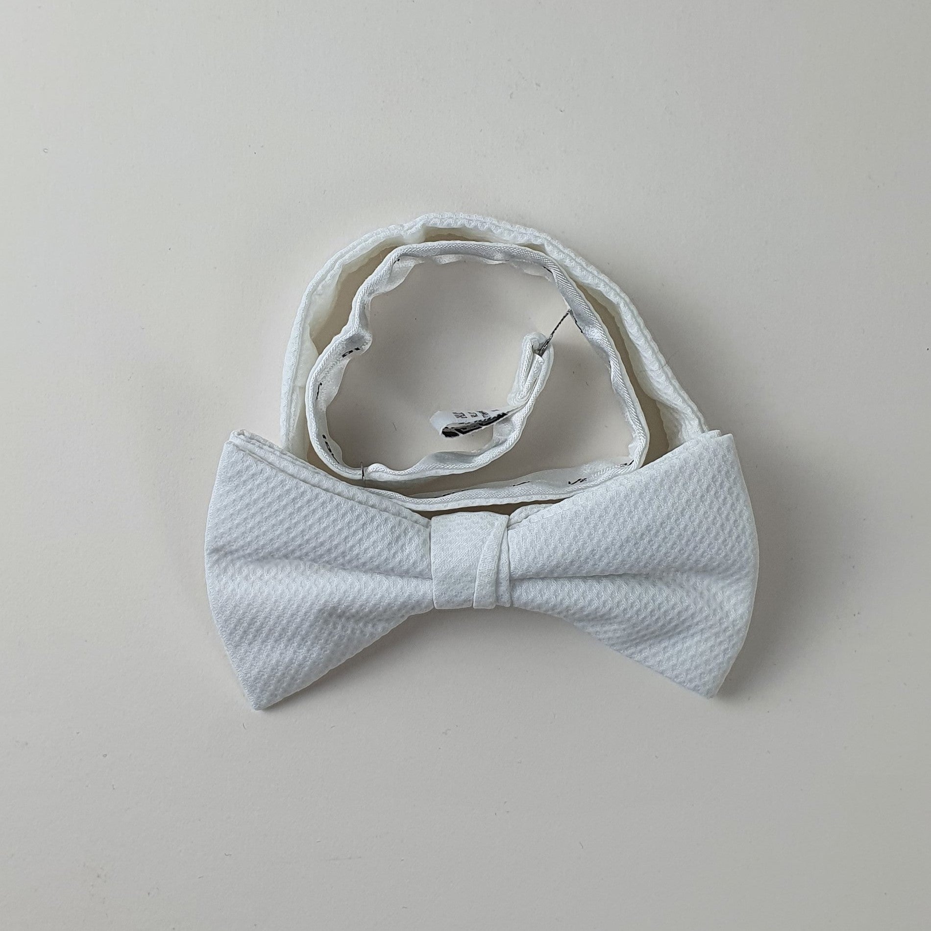 White Ready Tied Bow-Tie (Marcella Finish)