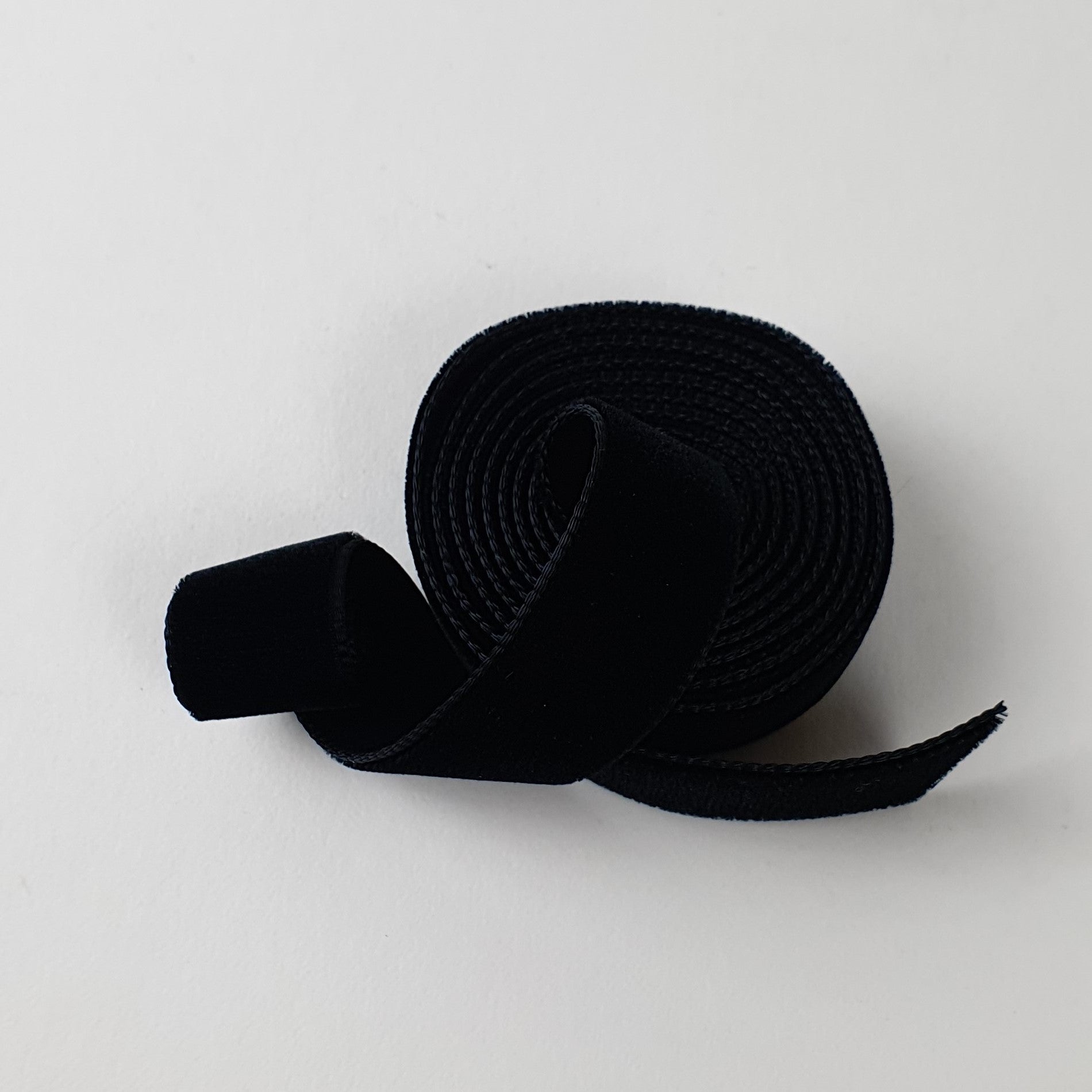Black velvet ribbon discount